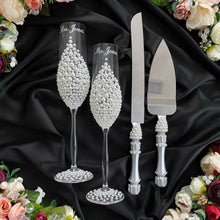 Load image into Gallery viewer, Gray pearl wedding glasses for bride and groom, wedding cake cutting set