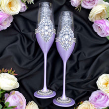Load image into Gallery viewer, Purple wedding cake cutting set, wedding glasses for bride and groom