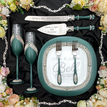 Load image into Gallery viewer, Green wedding glasses for bride and groom, wedding cake cutting set
