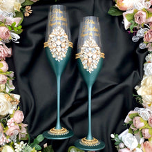 Load image into Gallery viewer, Green wedding cake cutting set, wedding glasses for bride and groom, wedding plate & forks