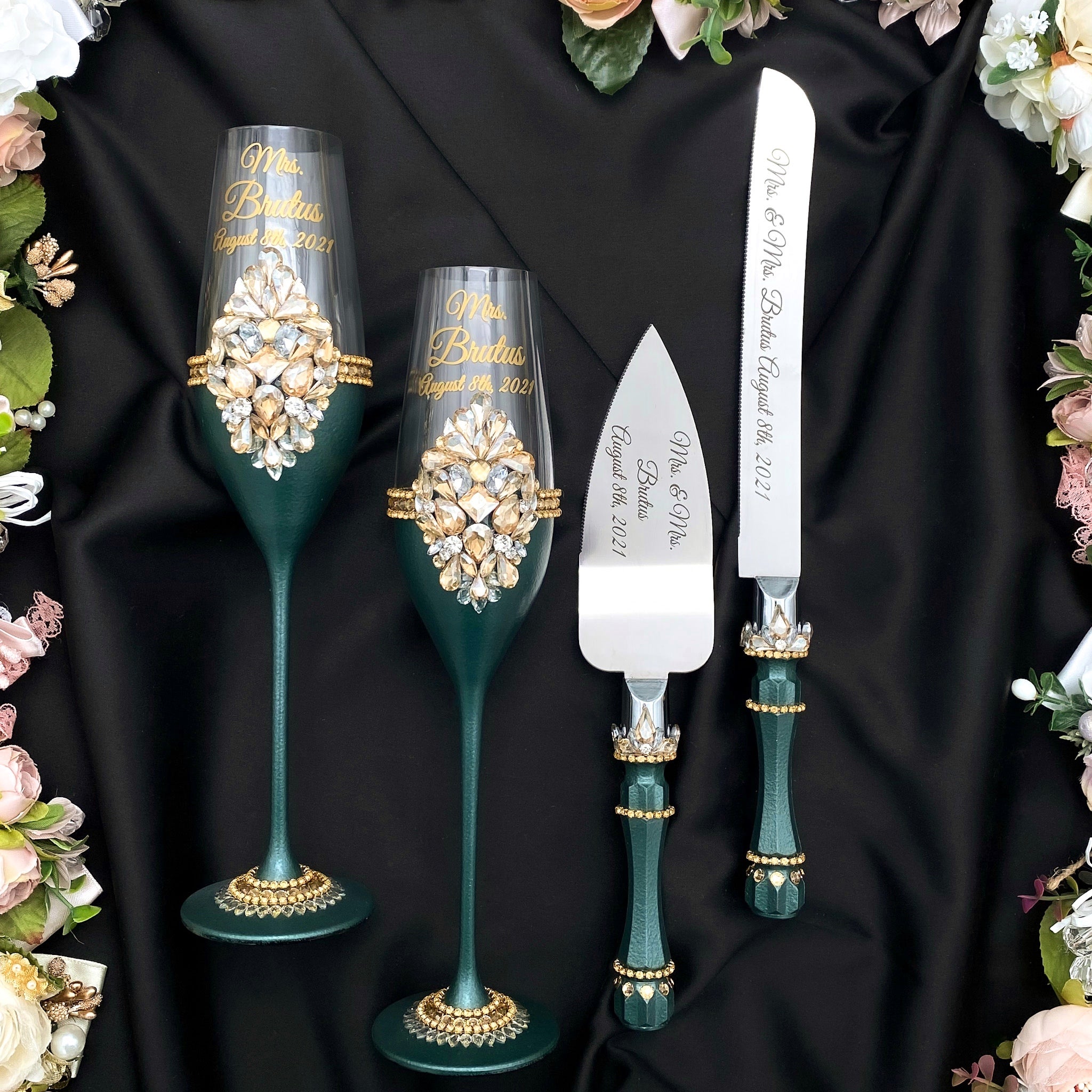 Green Wedding Glasses Cake Cutting Set Engraved Anniversary gift Personalized Wedding Champagne Flutes Cake Server buy Set of 4