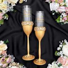 Load image into Gallery viewer, Gold wedding glasses, cake serving set, wedding plate&knife