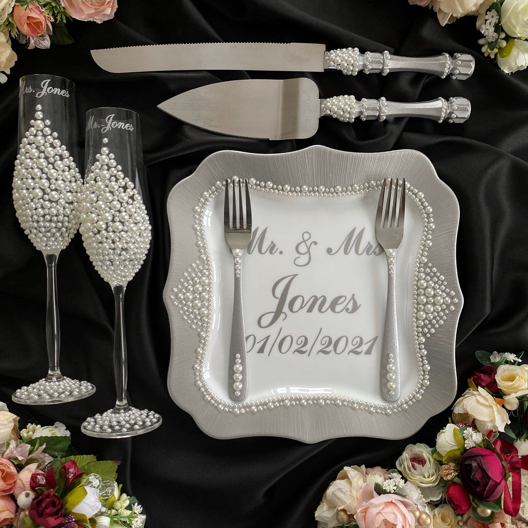 Gray pearl wedding glasses for bride and groom, wedding cake cutting set, wedding plate and forks