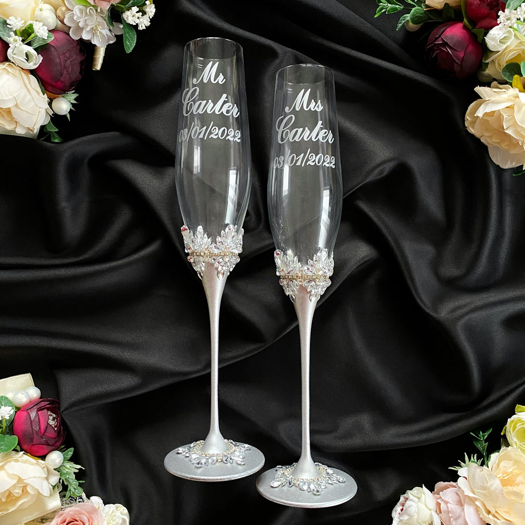 Gray wedding glasses for bride and groom