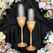Load image into Gallery viewer, Gold wedding glasses, cake serving set, wedding plate&amp;knife, unity candles
