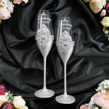 Load image into Gallery viewer, Gray wedding glasses for bride and groom, cake knife and server
